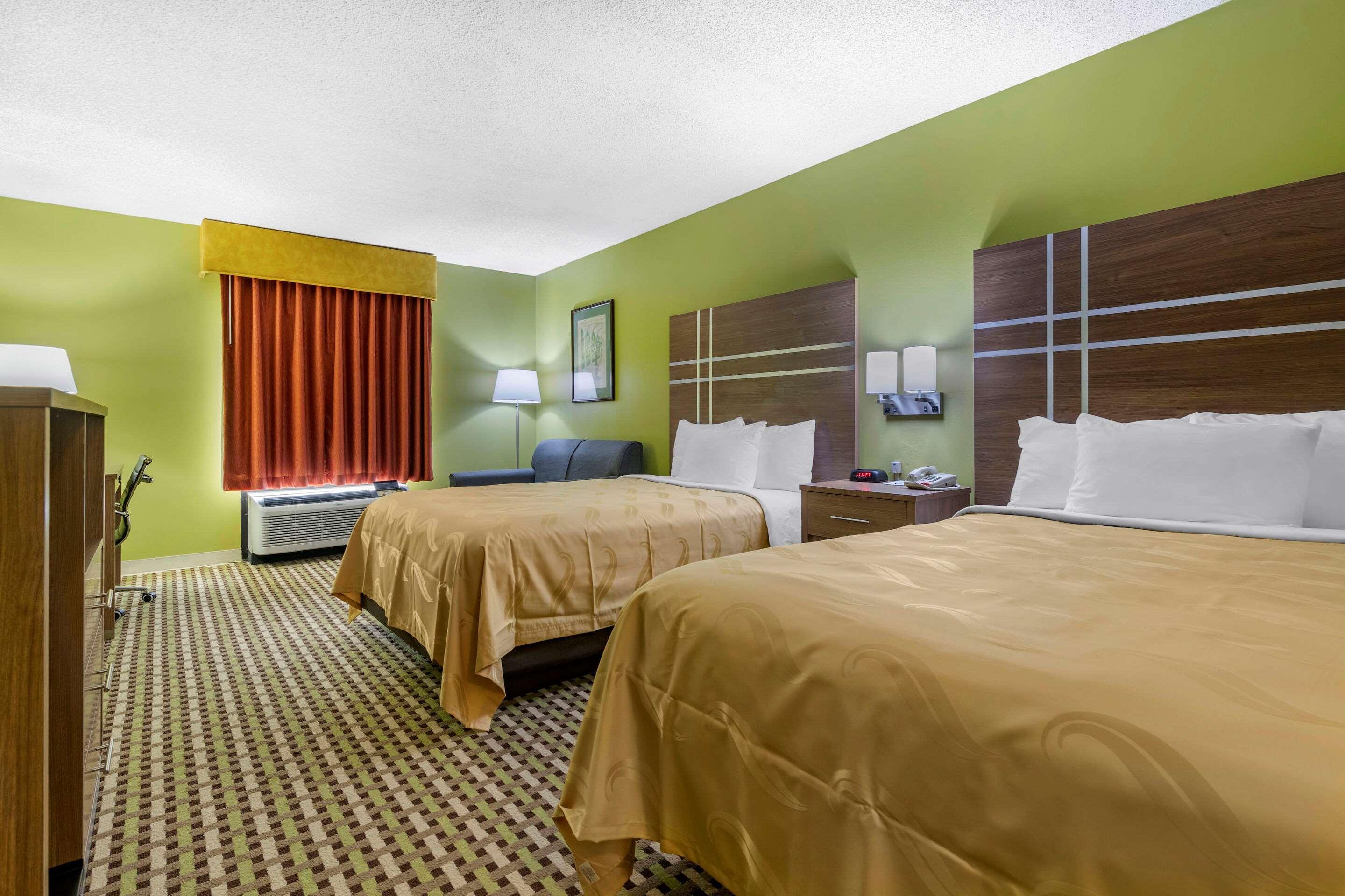 Quality Inn Брунсуик Екстериор снимка
