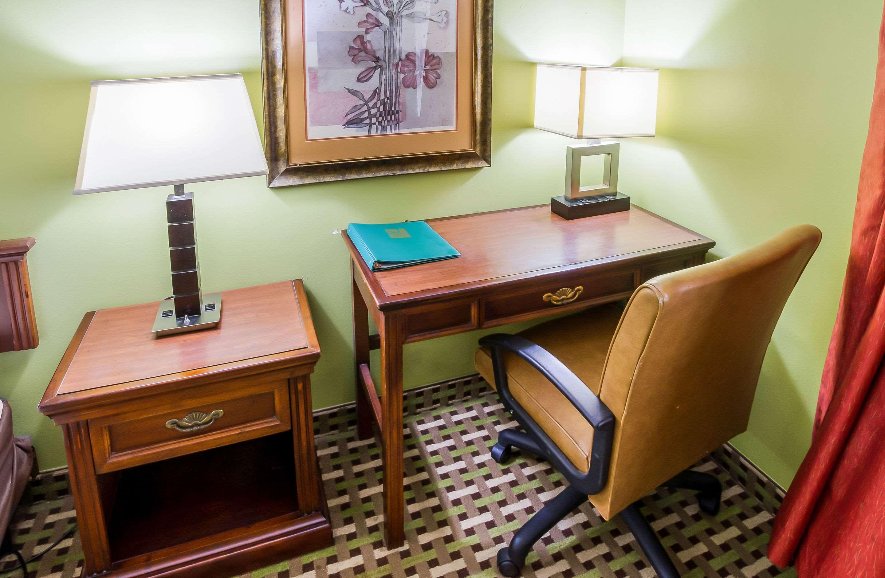 Quality Inn Брунсуик Екстериор снимка