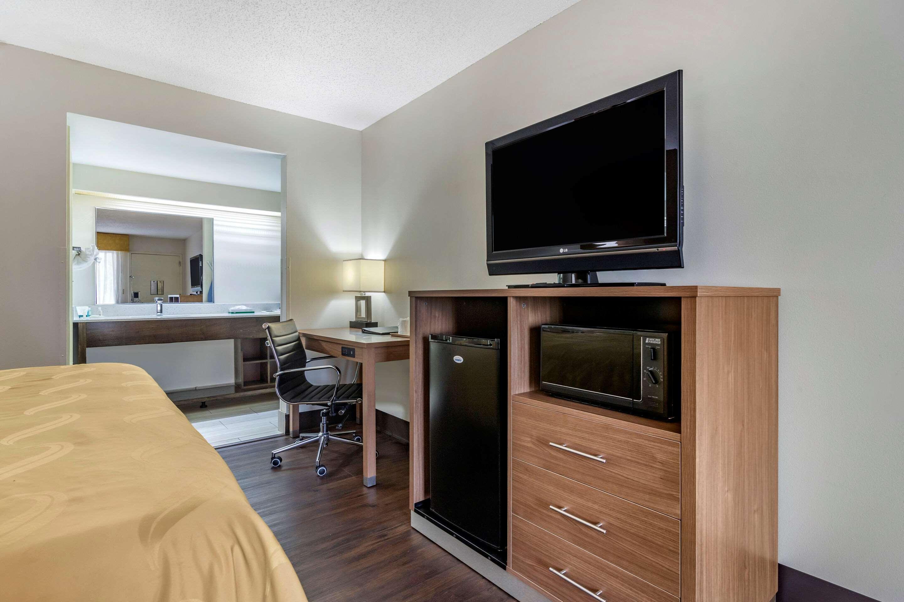 Quality Inn Брунсуик Екстериор снимка