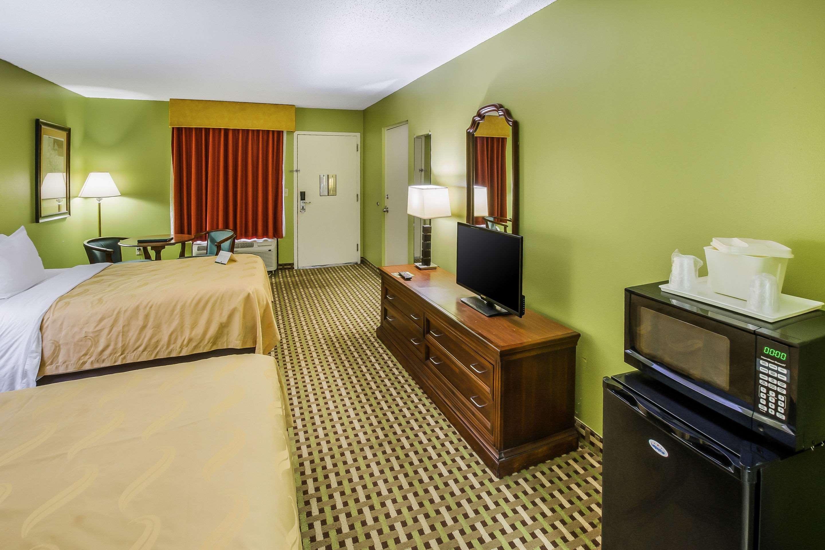 Quality Inn Брунсуик Екстериор снимка