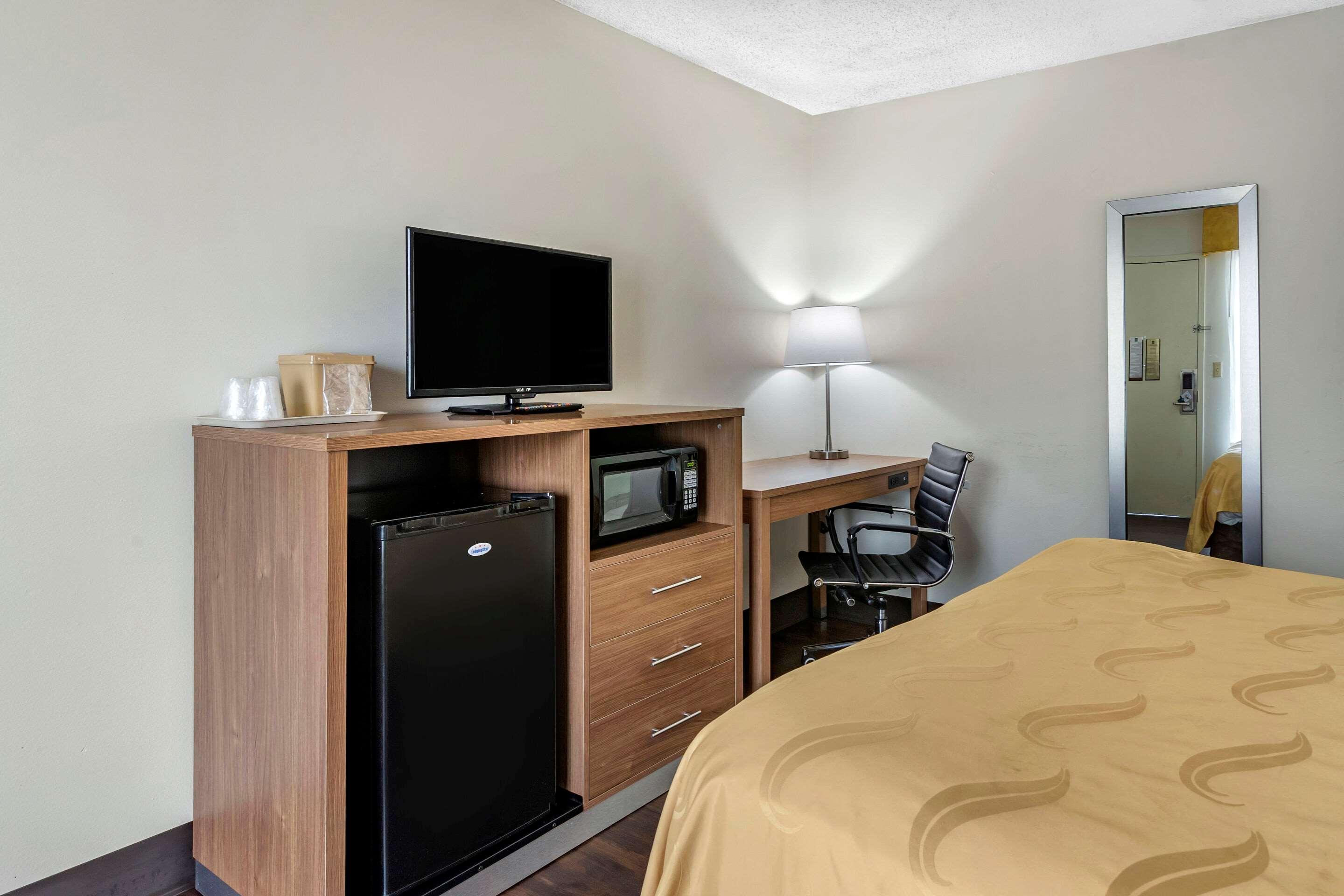 Quality Inn Брунсуик Екстериор снимка