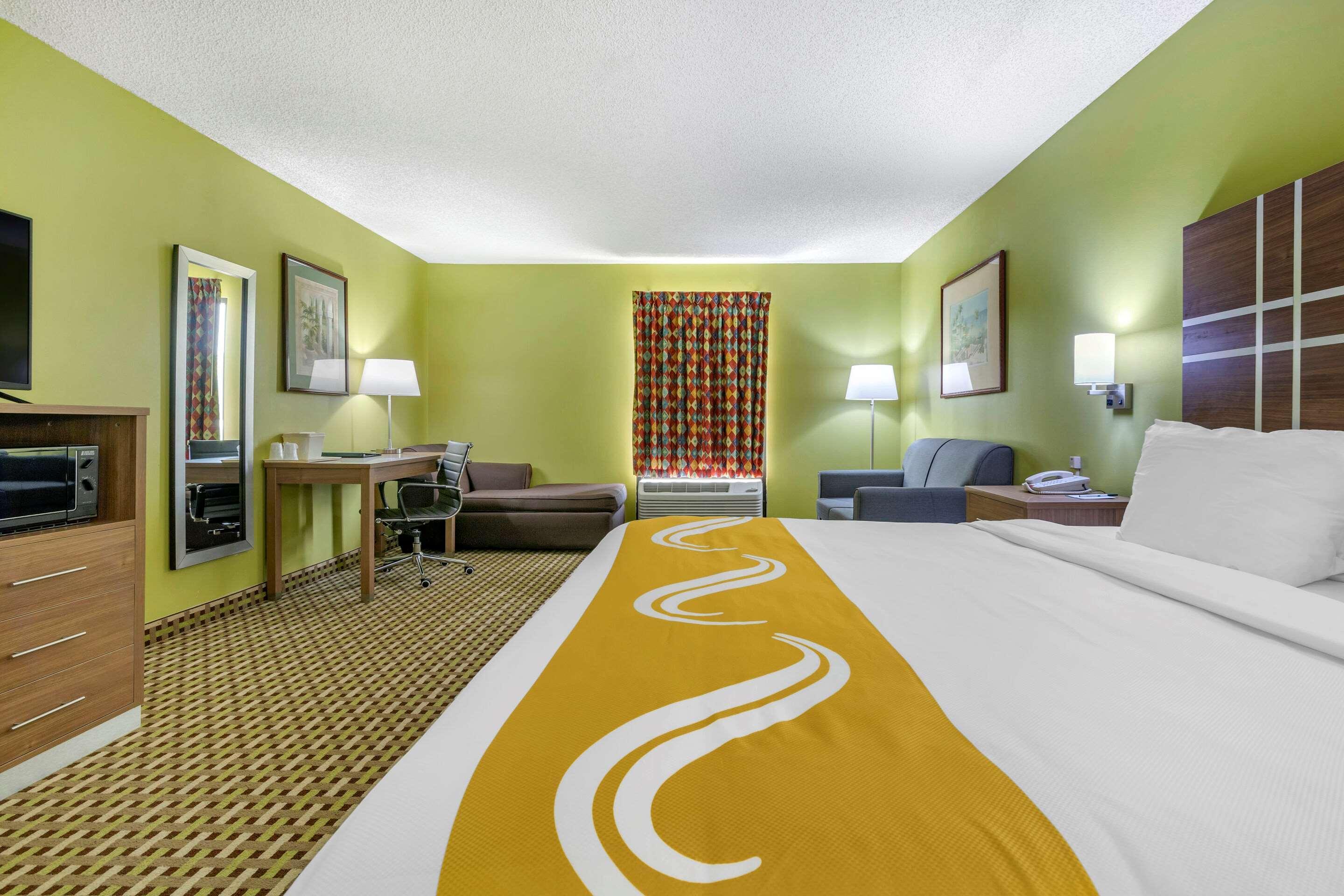 Quality Inn Брунсуик Екстериор снимка