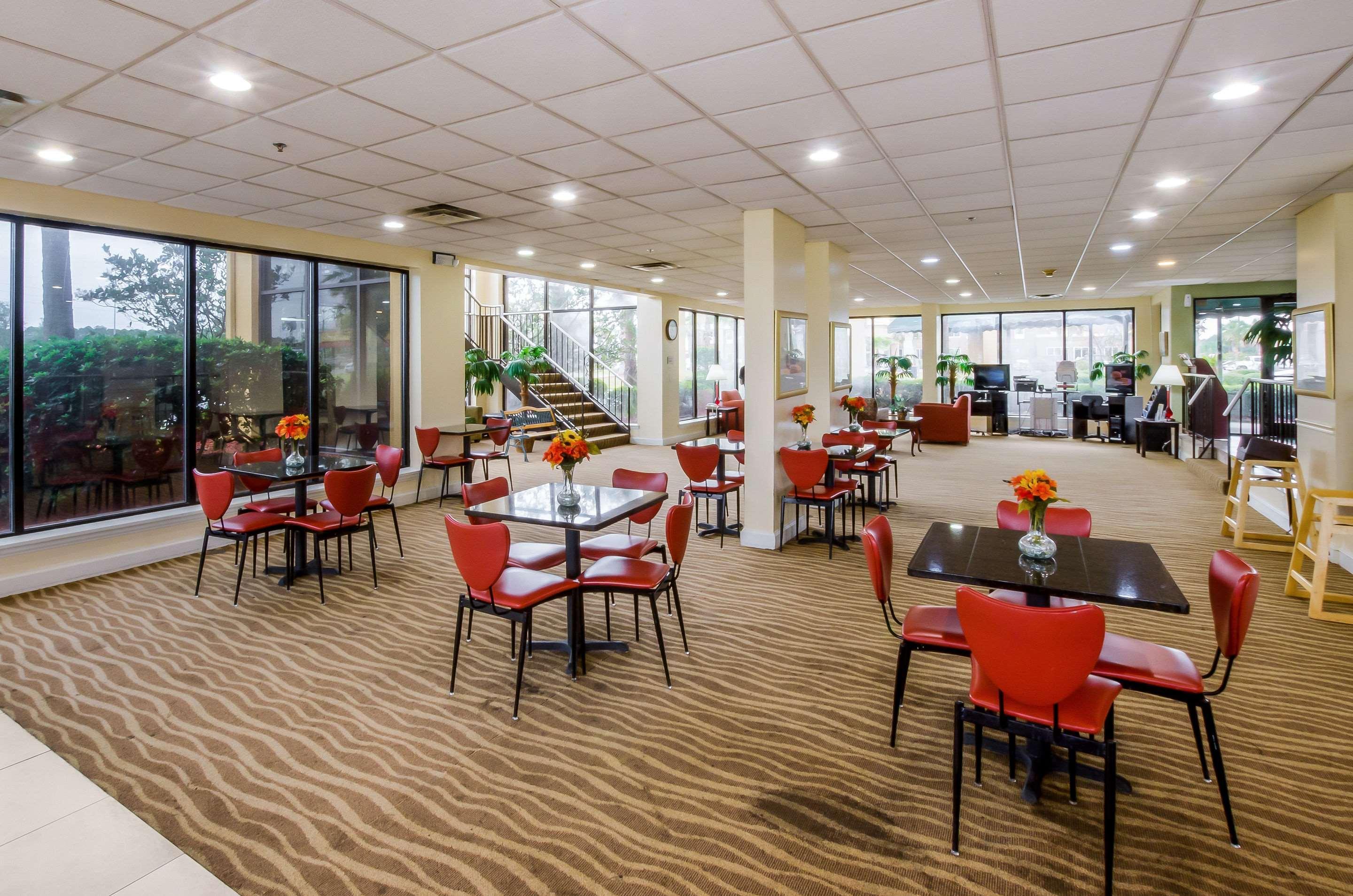 Quality Inn Брунсуик Екстериор снимка